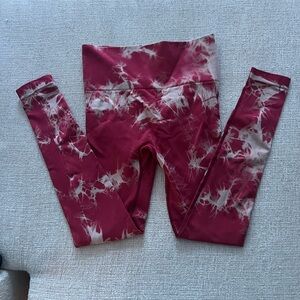 Stylish Pink Tie-Dye Leggings